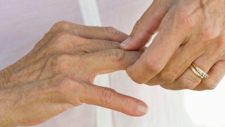Parmakların eklemleri hangi hastalıklarda acıyor